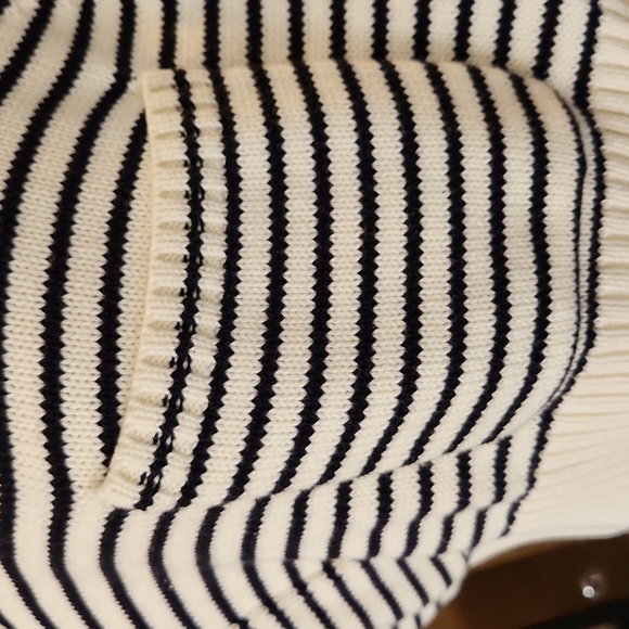 Cider brand NWT cropped sweater size XL 2 front pockets wide collar white black - Picture 6 of 8